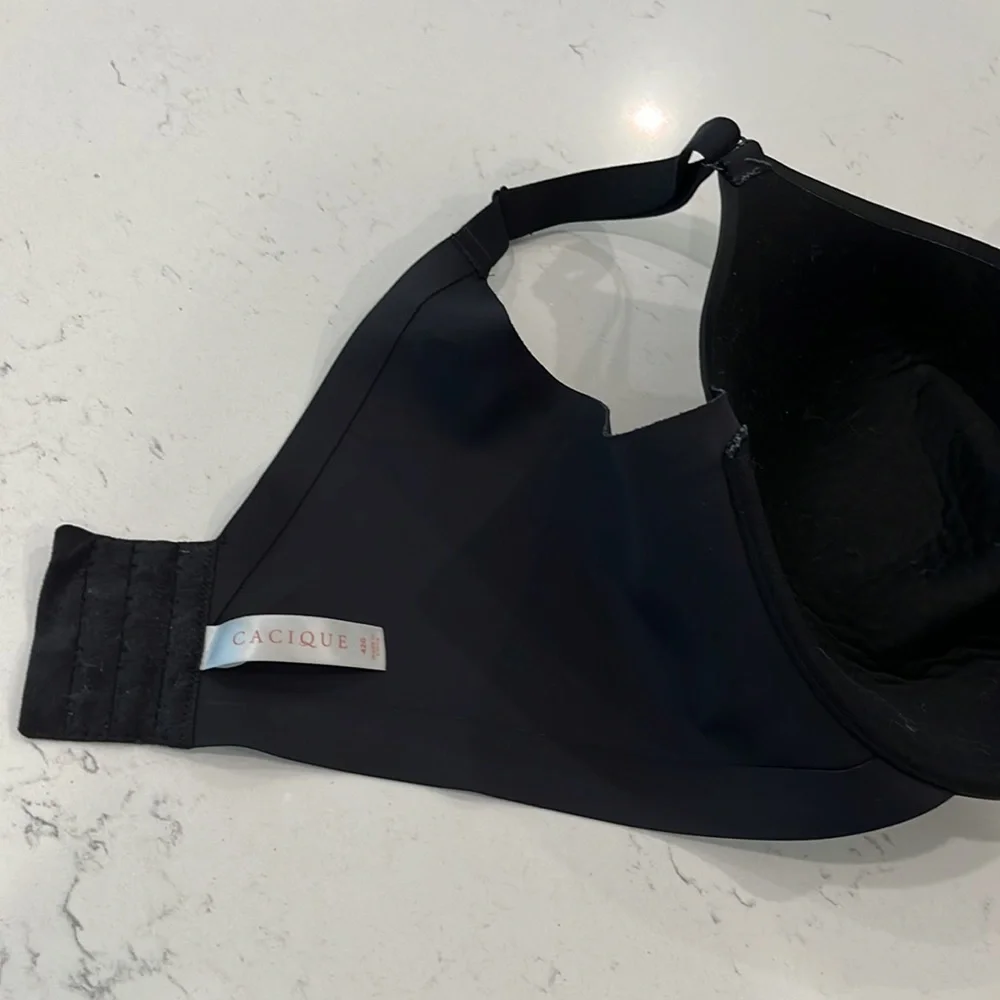 Cacique Bra Size: 42G Color: Black Lightly Lined Full Coverage Color : Black